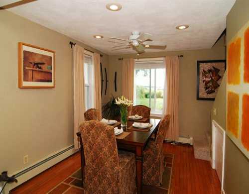 47 Ives Road Warwick, RI 02818 - Photo 6 of 8 Dining Room.
