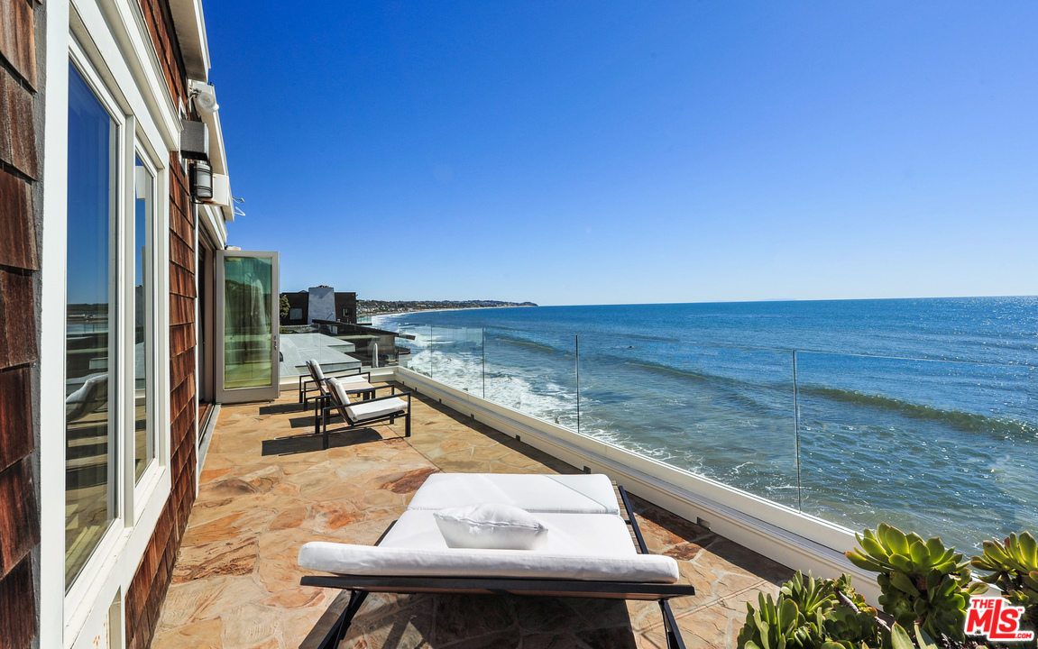 31412 Broad Beach Road Malibu, CA 90265 - Photo 19 of 43 a view of sitting area with furniture