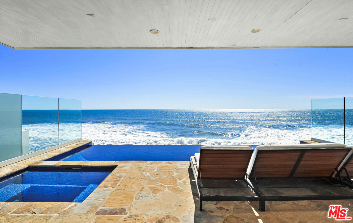 31412 Broad Beach Road Malibu, CA 90265 - Photo 26 of 43 a room with furniture and bathroom