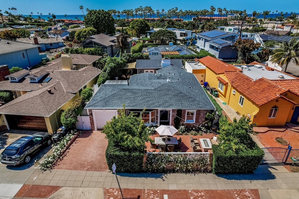 7936 Paseo Del Ocaso La Jolla, CA 92037 - Photo 40 of 43 a view of a city