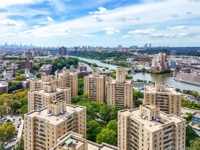 $255,000 | 3 Fordham Hill Ovl, Unit 3C | University Heights