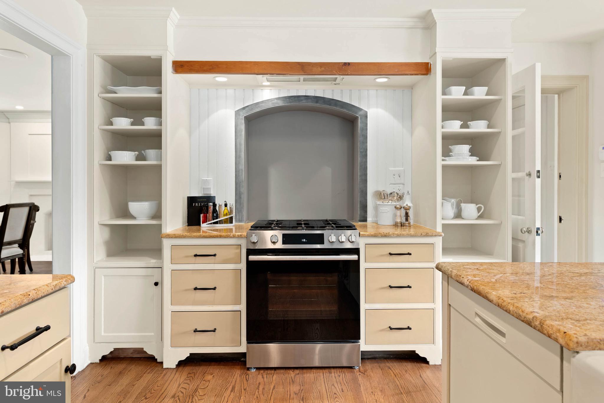 300 Valley Place Wayne, PA 19087 - Photo 16 of 53 Gas Stove & Built-ins.