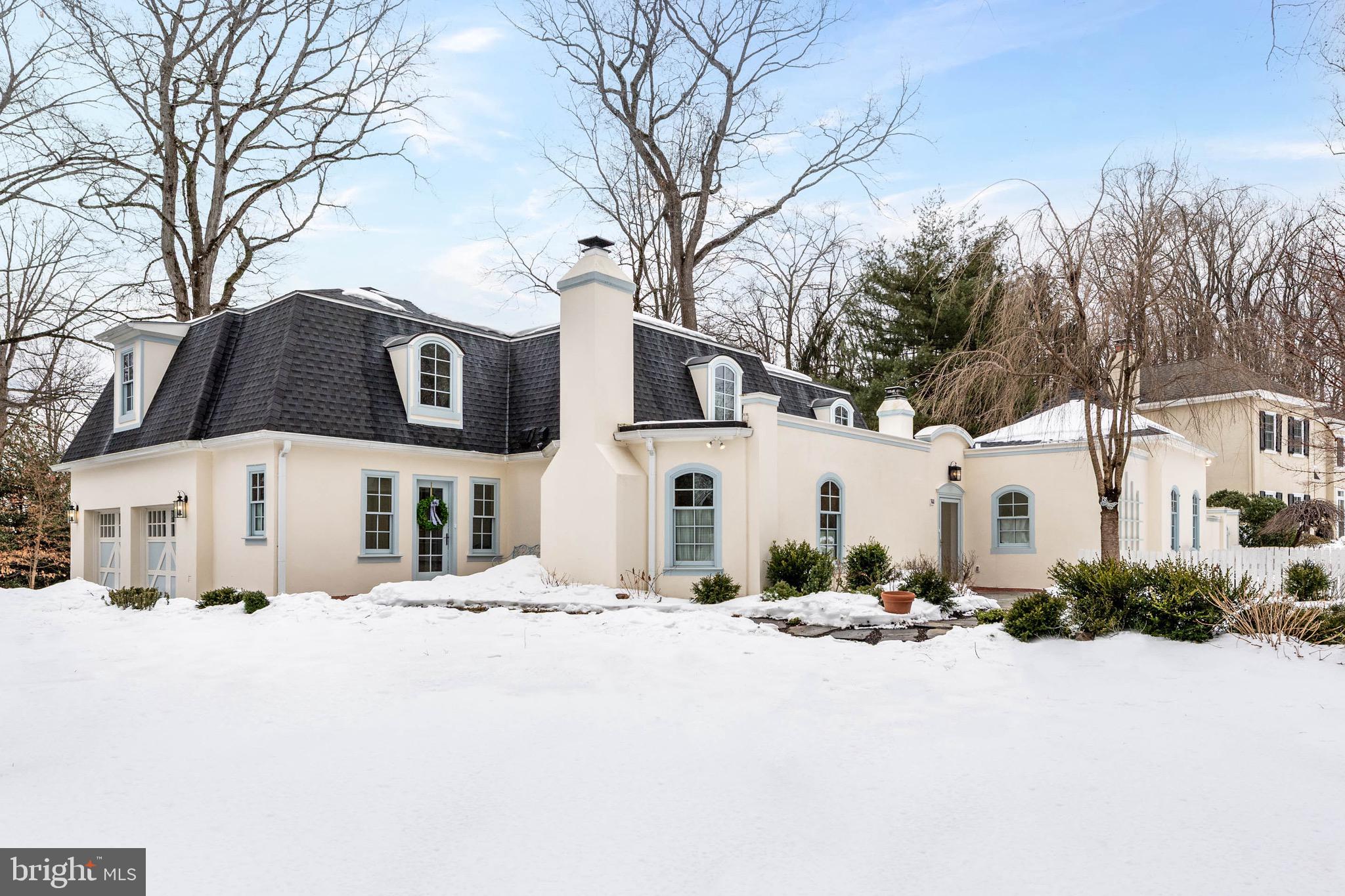 300 Valley Place Wayne, PA 19087 - Photo 2 of 53 Corner Lot, Yard.