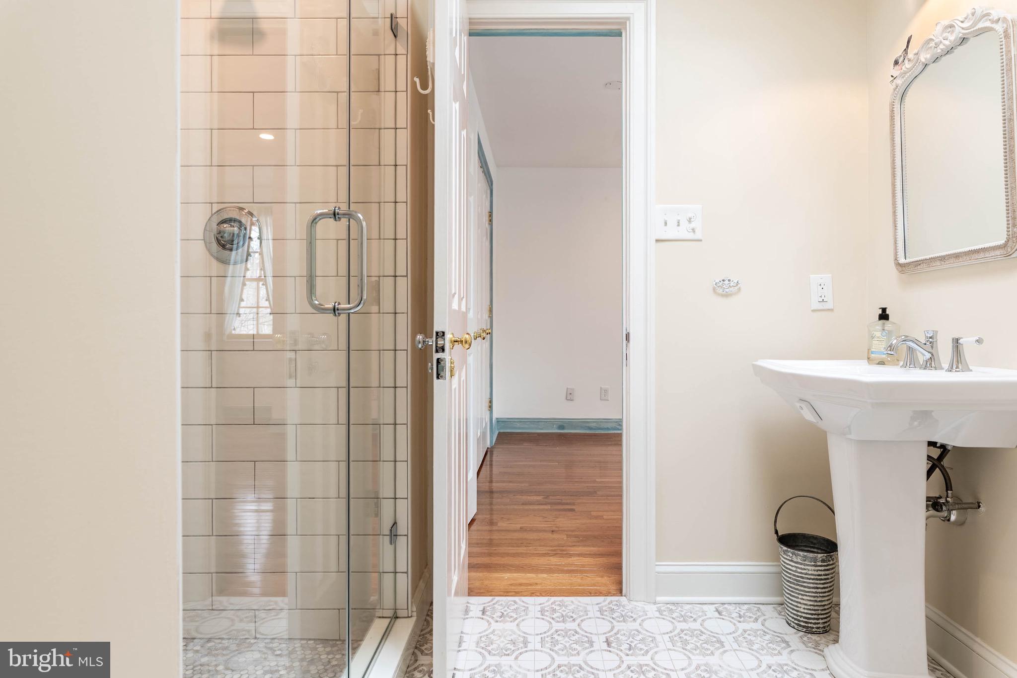 300 Valley Place Wayne, PA 19087 - Photo 30 of 53 2nd Floor En-suite.