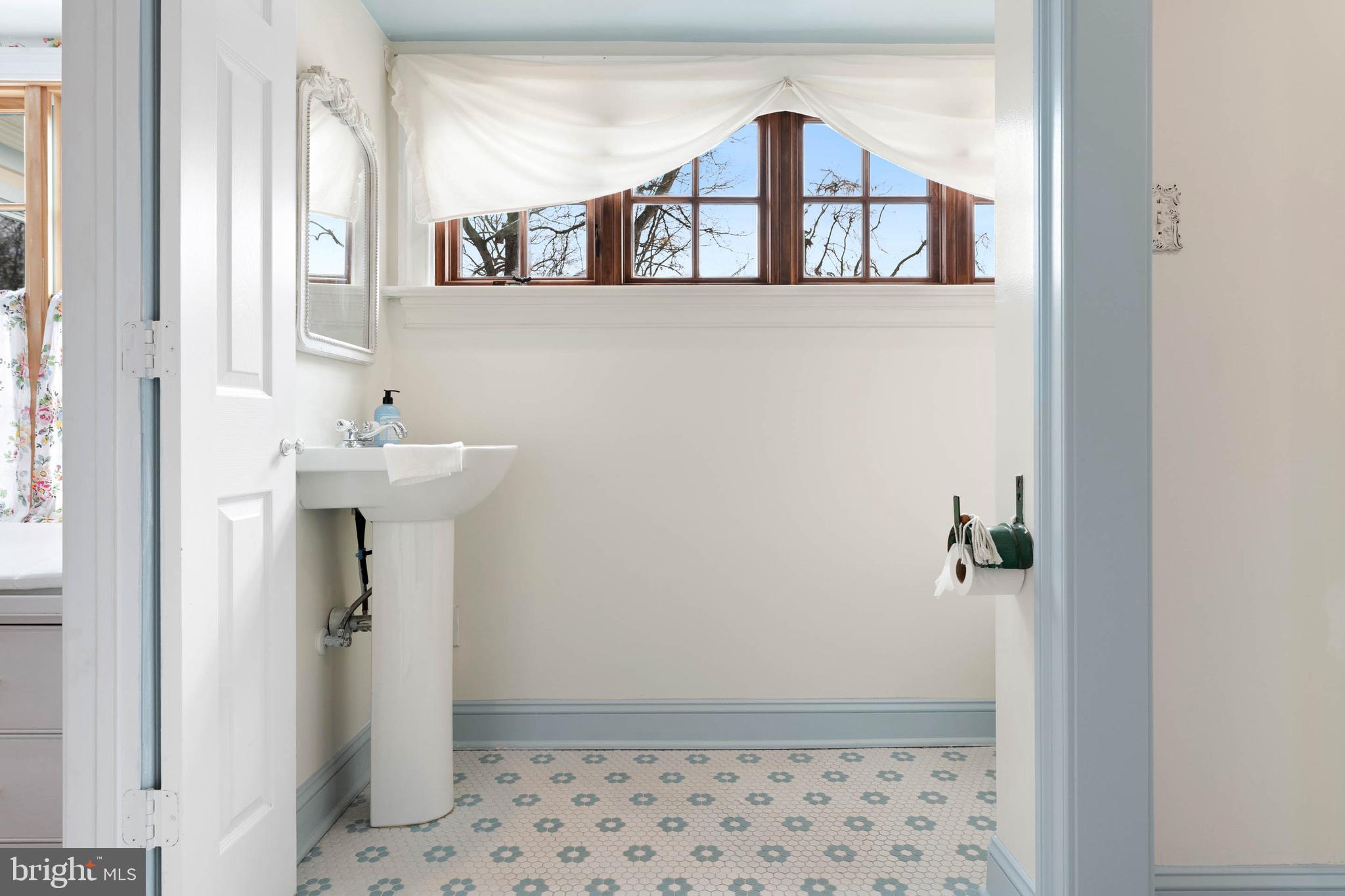 300 Valley Place Wayne, PA 19087 - Photo 35 of 53 Jack&Jill Bathroom.