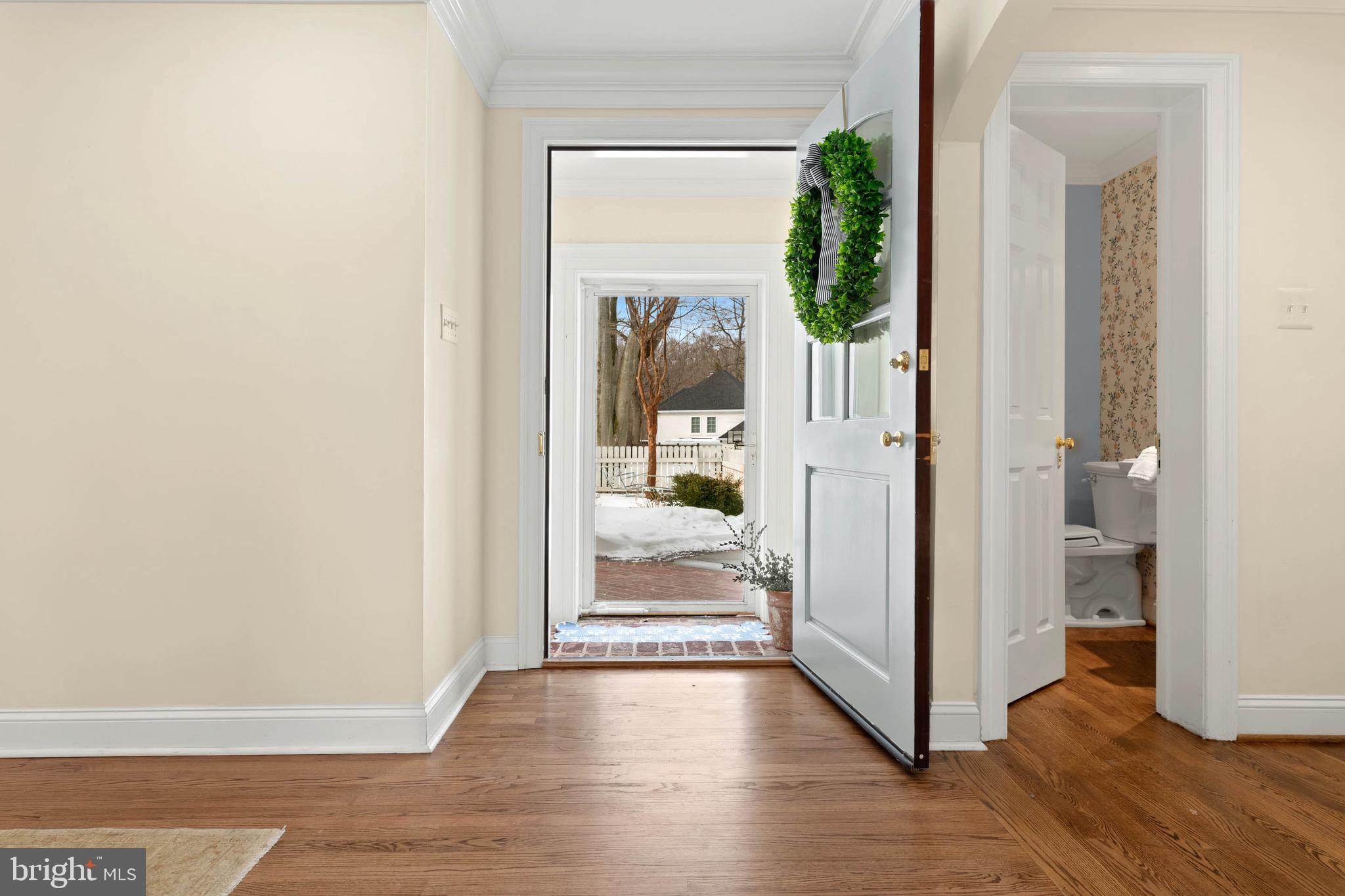 300 Valley Place Wayne, PA 19087 - Photo 4 of 53 Vestibule to Foyer.