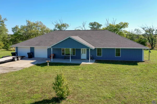 $419,950 | 8922 Highway 4, Meriden, KS 66512
