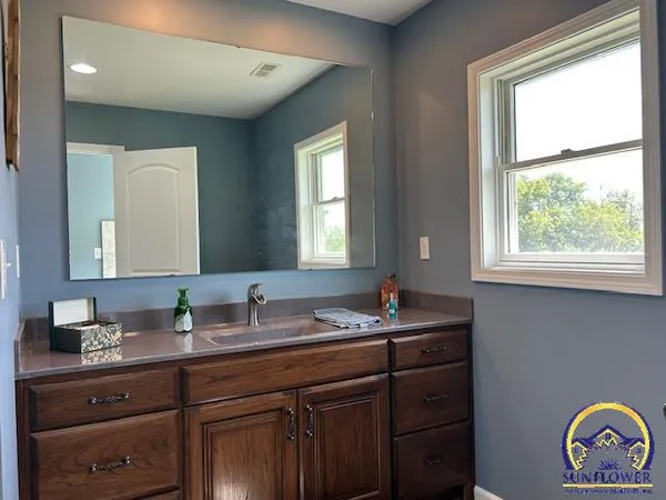 $419,950 | 8922 Highway 4, Meriden, KS 66512