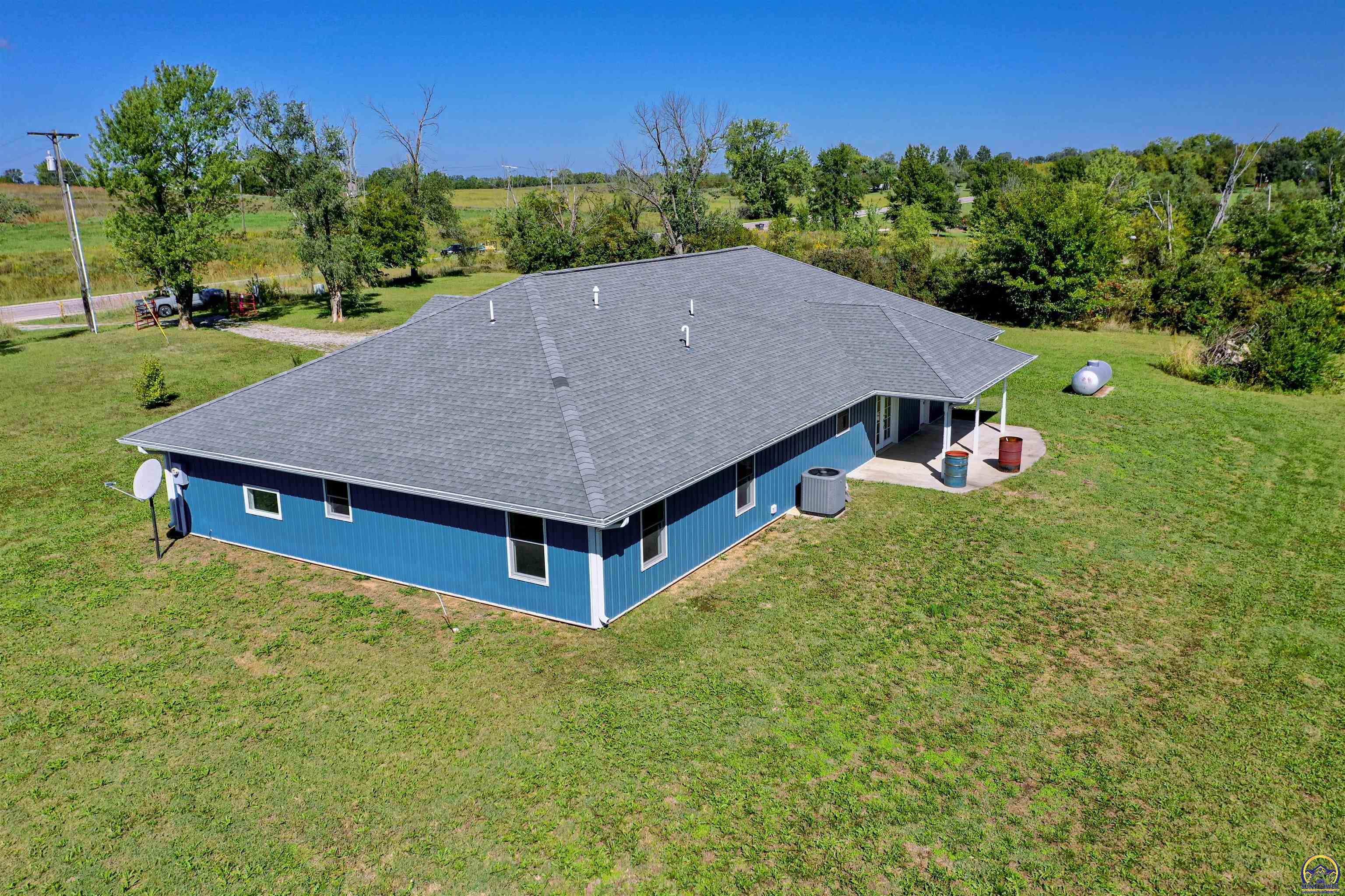 8922 Highway 4 Meriden, KS 66512 - Photo 2 of 26