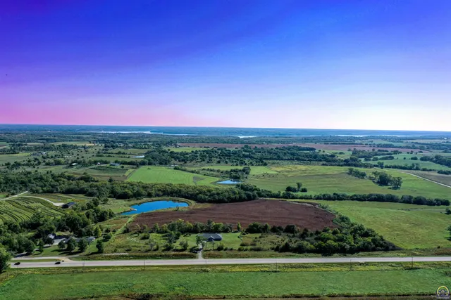 $419,950 | 8922 Highway 4, Meriden, KS 66512