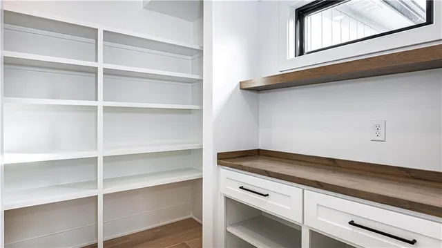 $784,900 | 115 Teton Ridge, Lake Winnebago, MO 64034