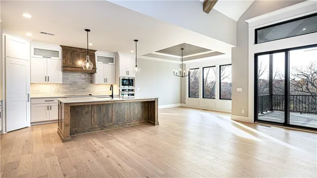 $784,900 | 115 Teton Ridge, Lake Winnebago, MO 64034