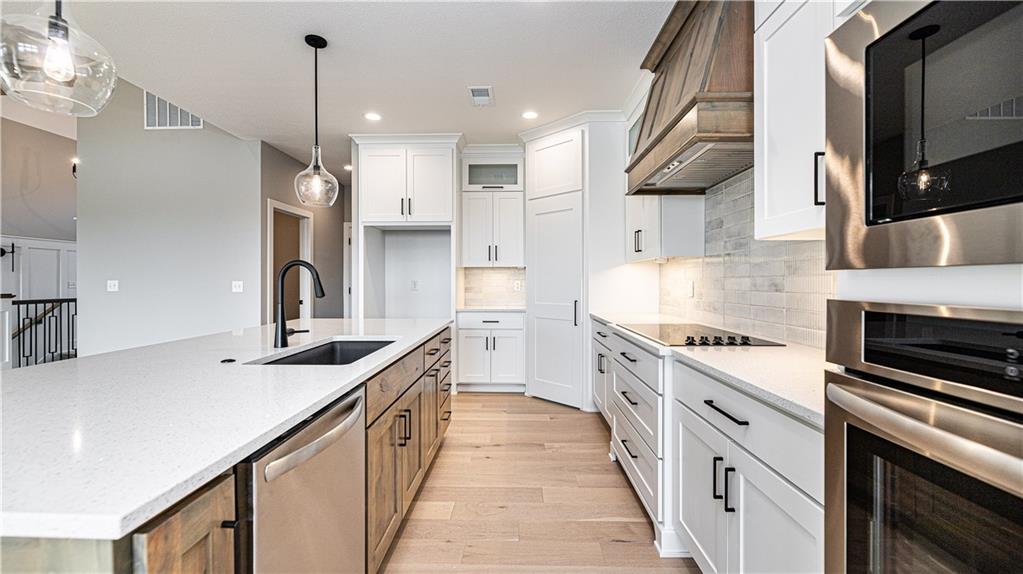 115 Teton Ridge Lake Winnebago, MO 64034 - Photo 9 of 34