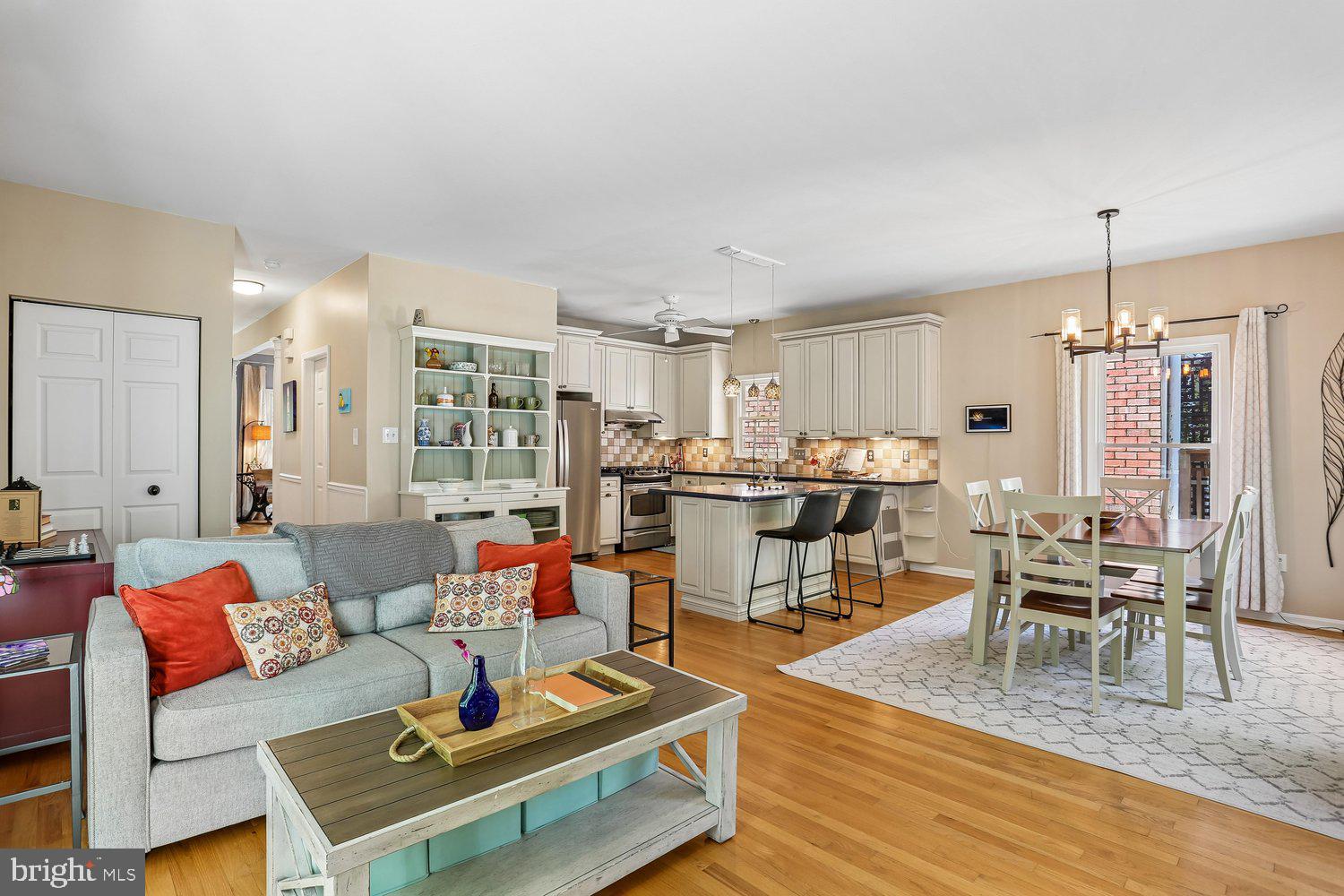 465 Tschiffely Square Road Gaithersburg, MD 20878 - Photo 18 of 74 Open-concept family room & kitchen