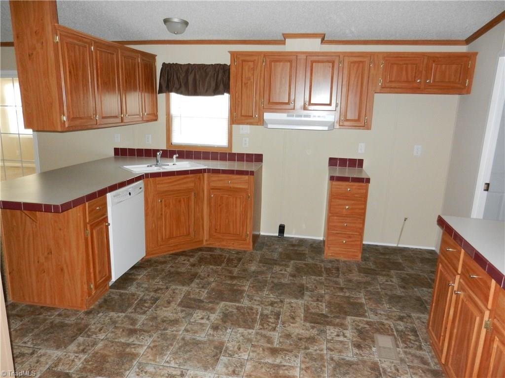 231 Beaver Farm Road Lexington, NC 27295 - Photo 3 of 15 Kitchen