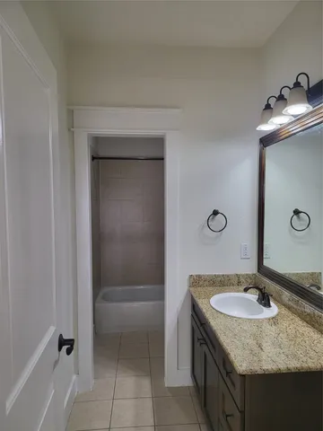 $1,975 | 2423 Roufa Road, Houston, TX 77003