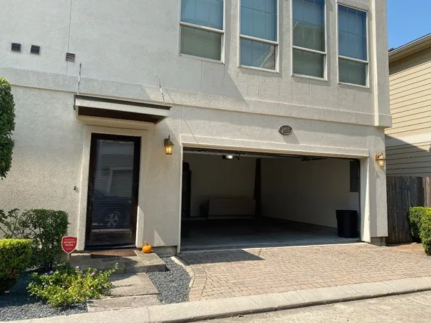 $1,975 | 2423 Roufa Road, Houston, TX 77003