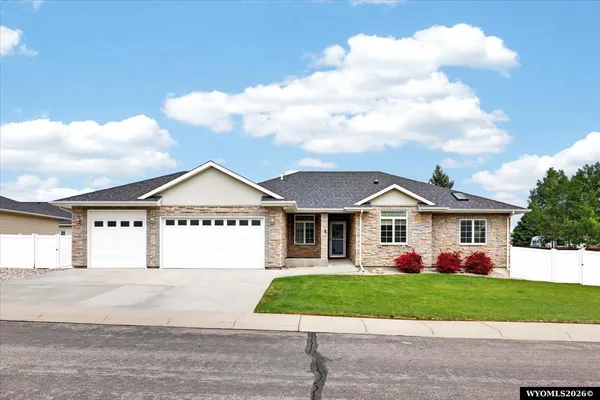 $675,000 | 1406 Yorkshire Avenue, Casper, WY 82609