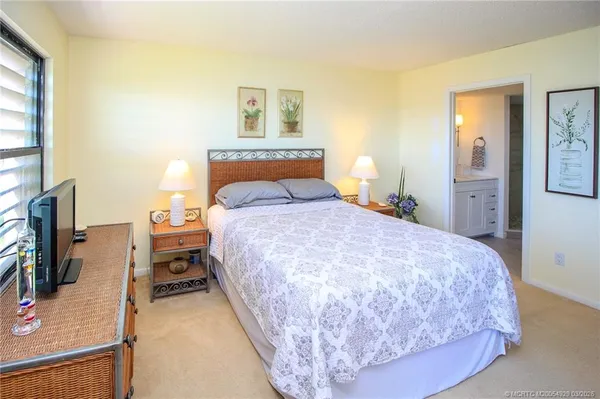 $2,200 | 4620 Northeast Sandpebble Trace, Unit 104, Jensen Beach, FL 34957