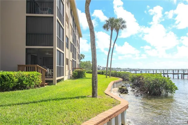 $2,200 | 4620 Northeast Sandpebble Trace, Unit 104, Jensen Beach, FL 34957