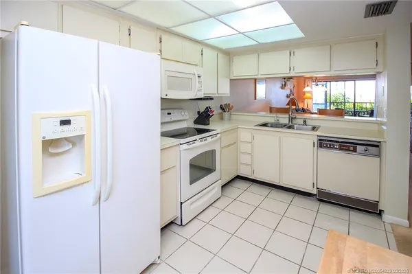 $2,200 | 4620 Northeast Sandpebble Trace, Unit 104, Jensen Beach, FL 34957