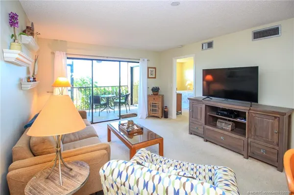 $2,200 | 4620 Northeast Sandpebble Trace, Unit 104, Jensen Beach, FL 34957