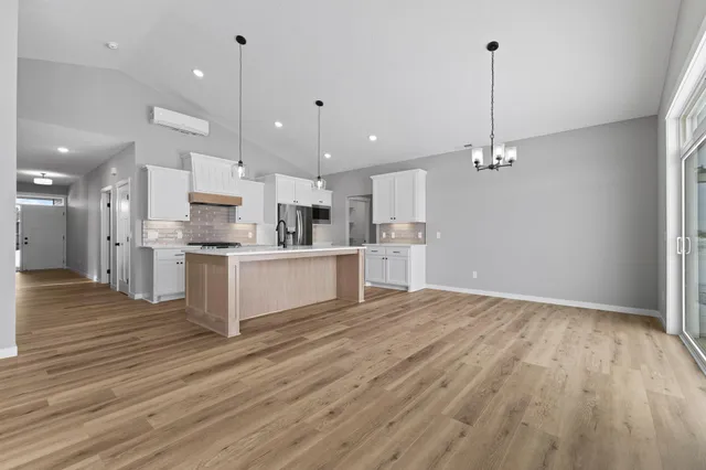 $469,900 | 630 7th Avenue Northeast, Isanti, MN 55040