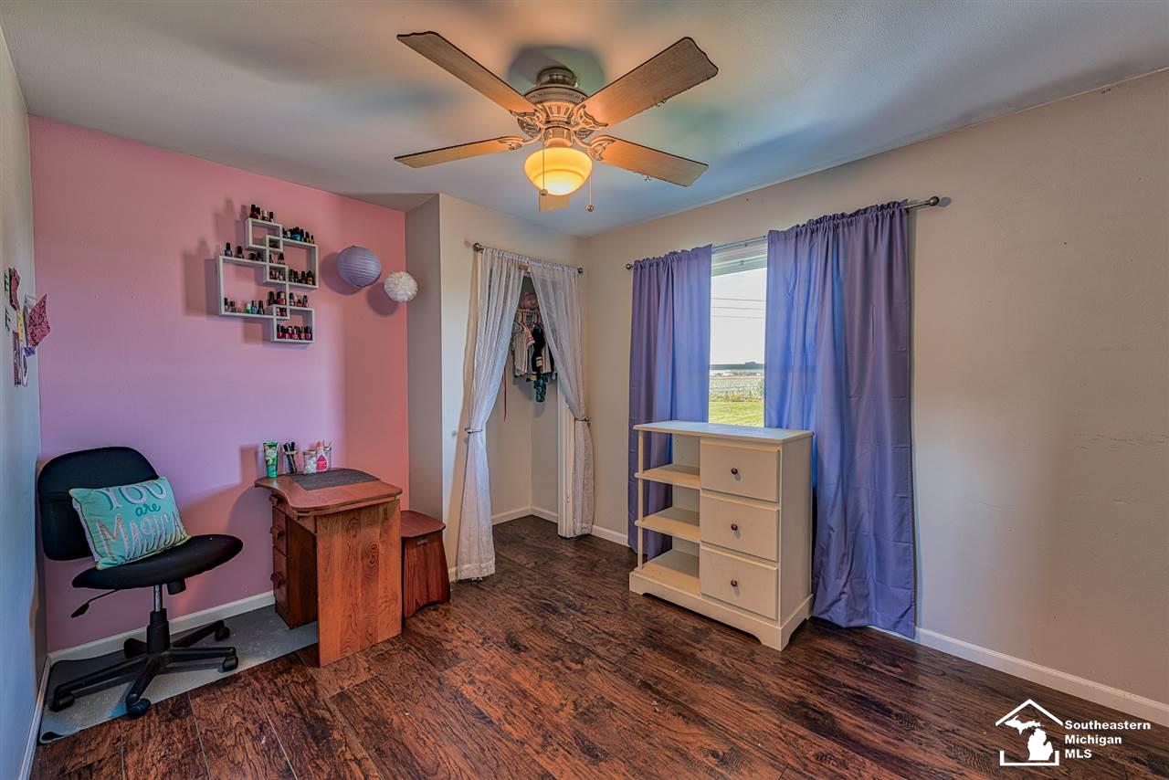 3433 Dennison Road Dundee, MI 48131 - Photo 12 of 29 31361418-11.JPG