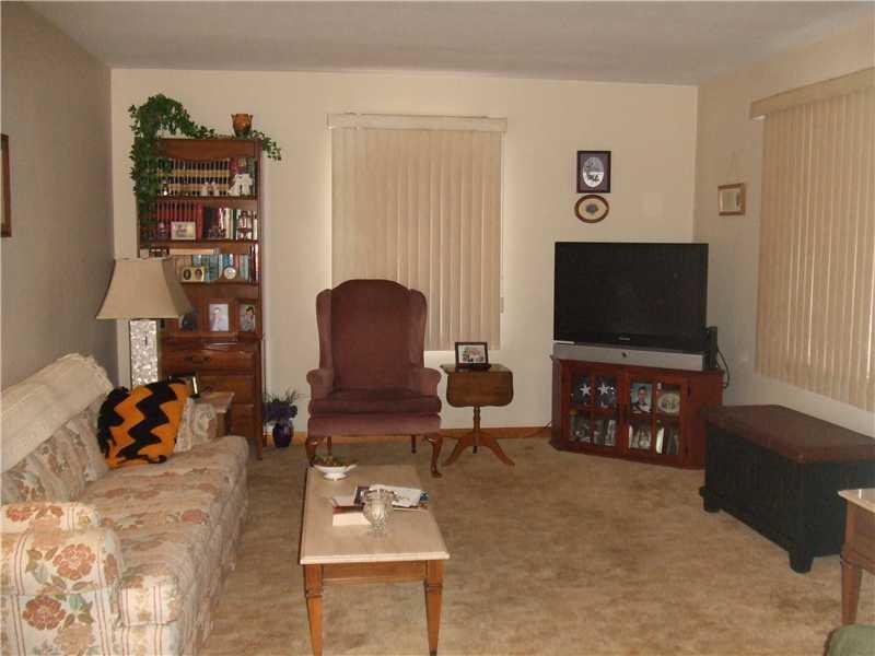 1103 Eckert Road Monaca, PA 15061 - Photo 7 of 22 Living Room.
