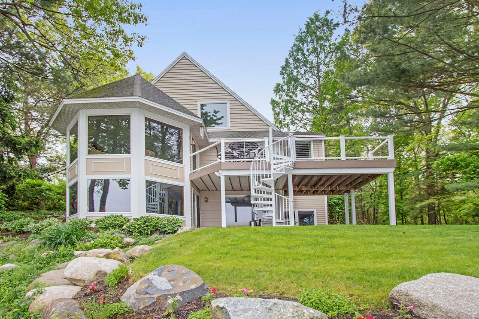 18887 North Fruitport Road Spring Lake, MI 49456 - Photo 1 of 68 IMG_3820