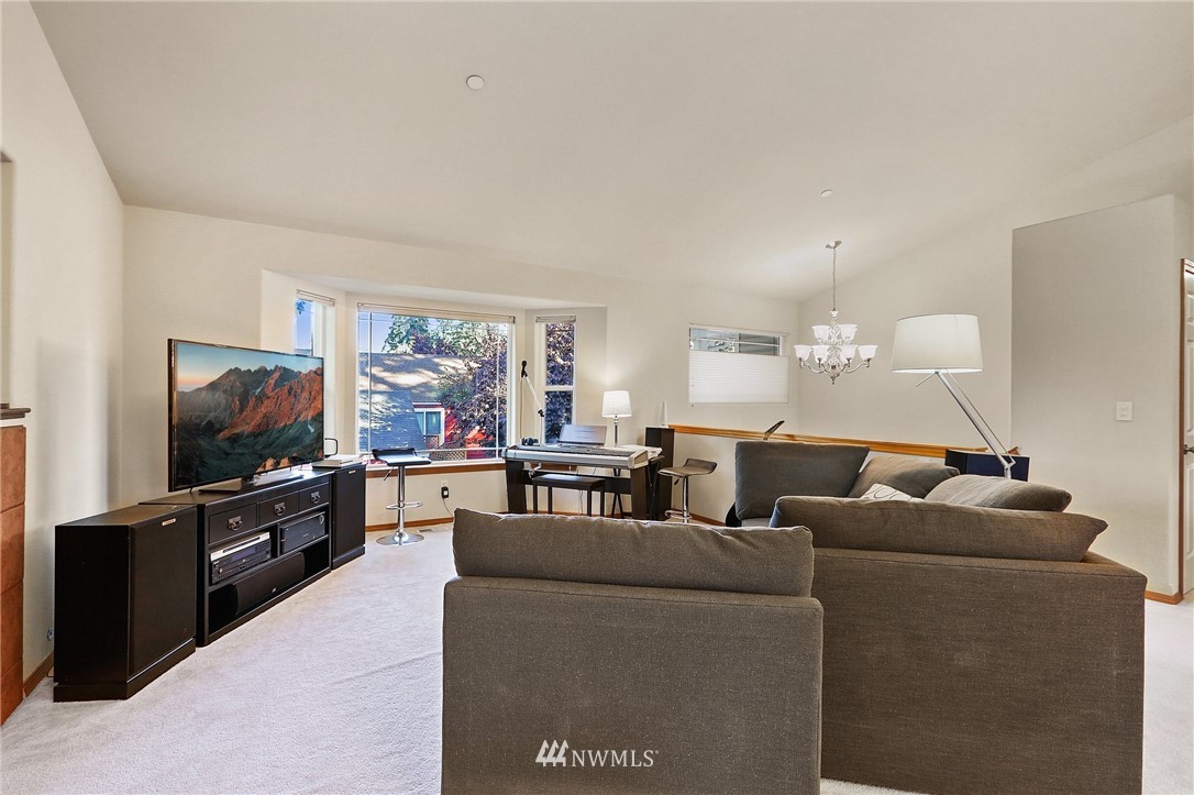 7032 Carson Road Everett, WA 98203 - Photo 3 of 26