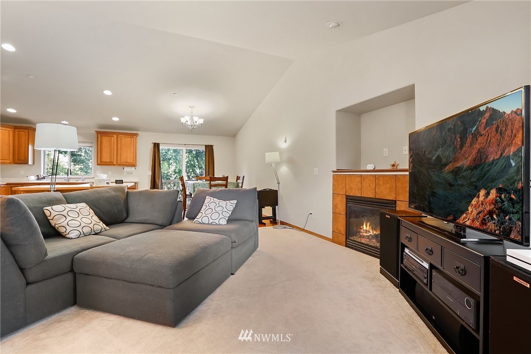 7032 Carson Road Everett, WA 98203 - Photo 4 of 26