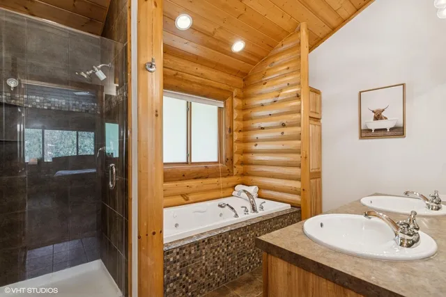 $1,295,000 | N1770 East Beach Drive, Linn, WI 53147