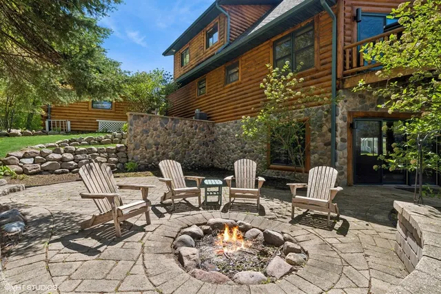 $1,295,000 | N1770 East Beach Drive, Linn, WI 53147