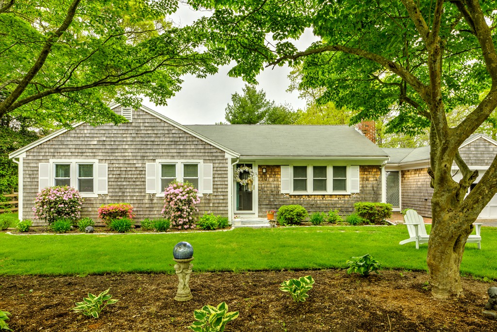 52 Juniper Road Barnstable, MA 02632 - Photo 2 of 26