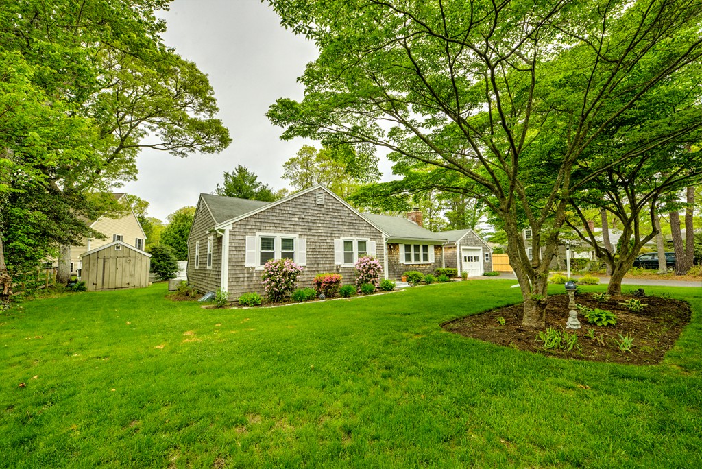 52 Juniper Road Barnstable, MA 02632 - Photo 3 of 26