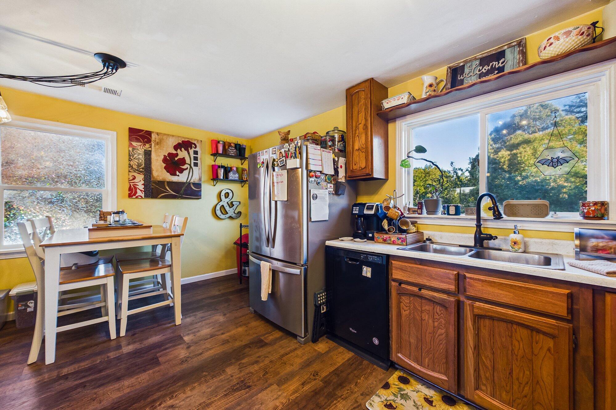1185 Ridgewood Drive Eureka, CA 95503 - Photo 4 of 41