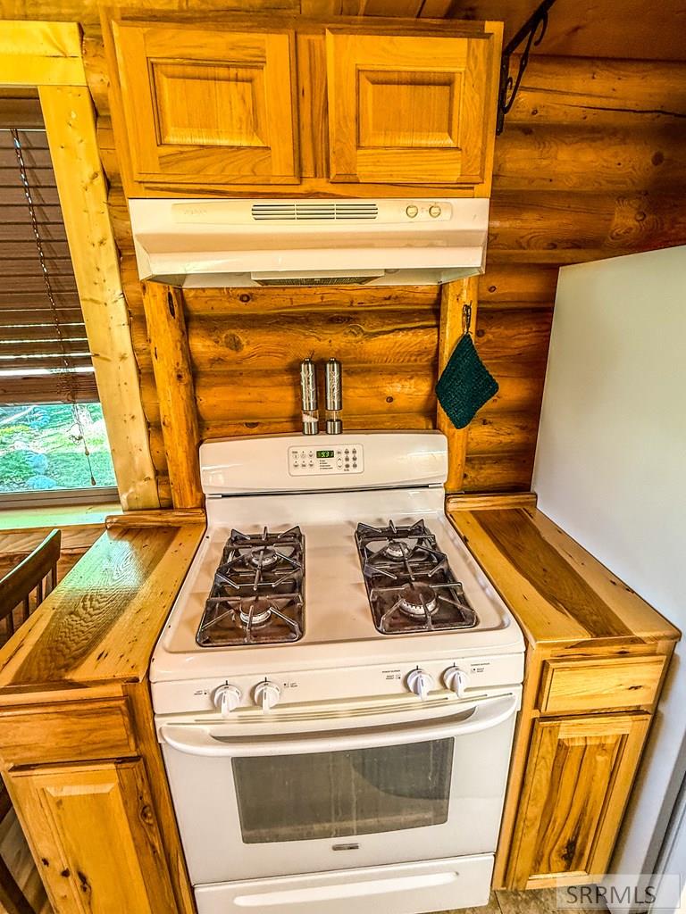 38 Rattlesnake Road Irwin, ID 83428 - Photo 8 of 27 kitchen