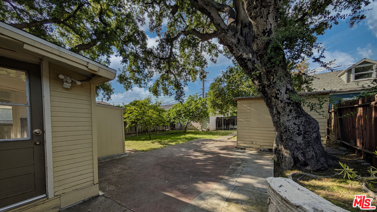 227 East Lemon Avenue Monrovia, CA 91016 - Photo 18 of 27