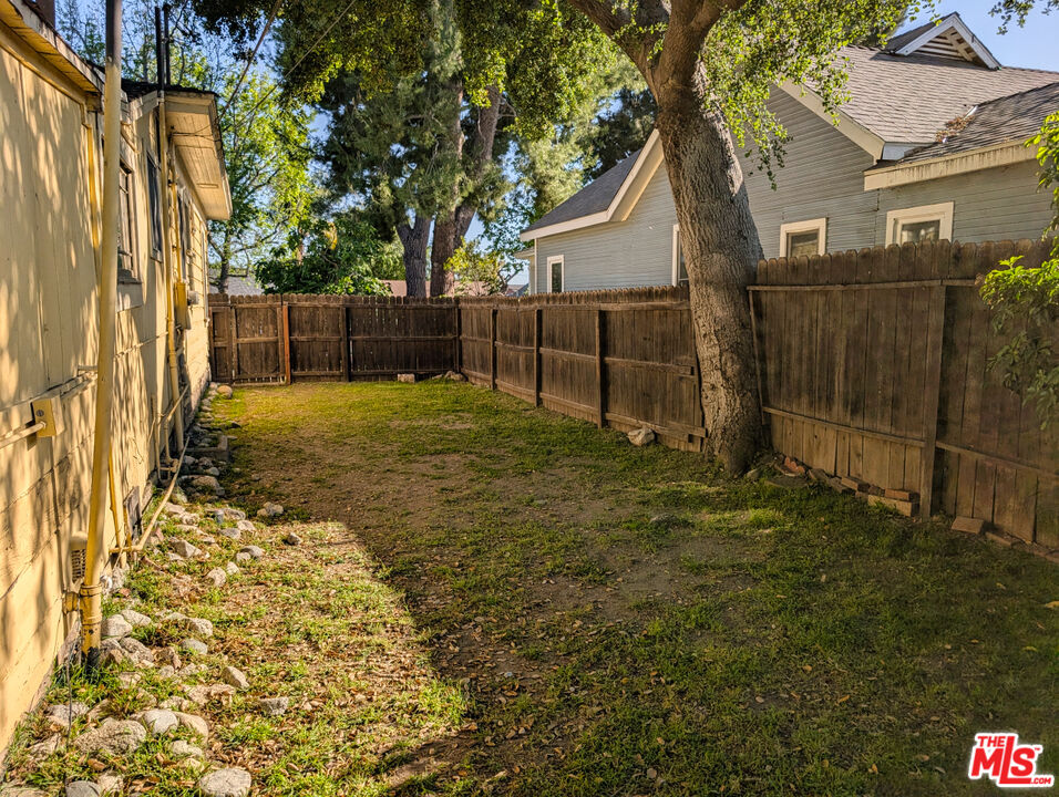 227 East Lemon Avenue Monrovia, CA 91016 - Photo 22 of 27