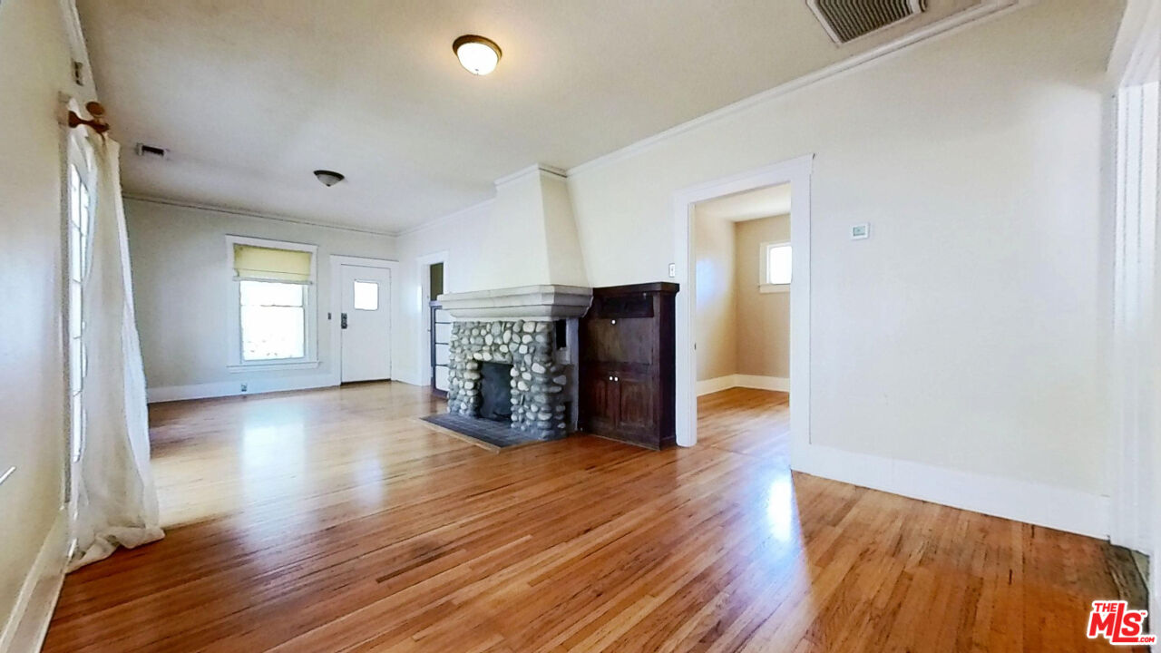 227 East Lemon Avenue Monrovia, CA 91016 - Photo 5 of 27