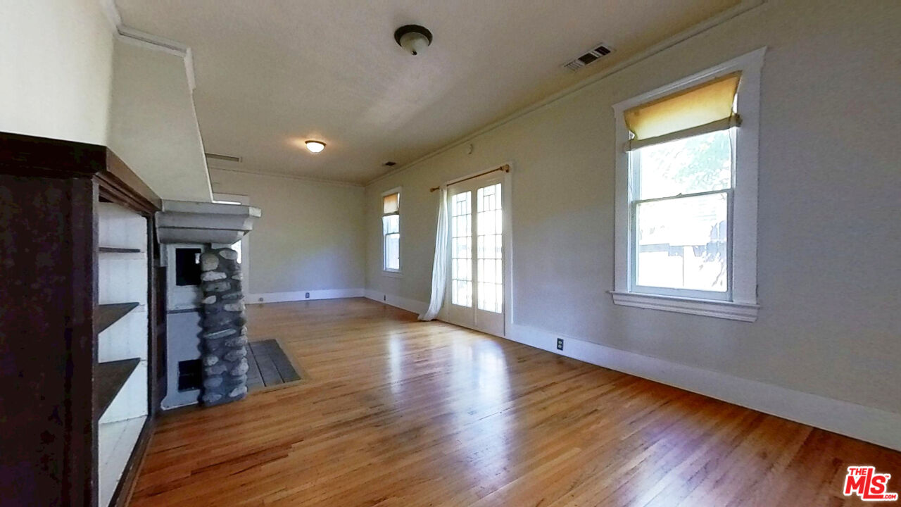 227 East Lemon Avenue Monrovia, CA 91016 - Photo 6 of 27