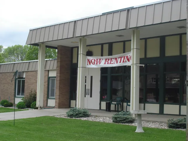 $550 | 200 South 4th Street, Unit 1, Marshall, MN 56258