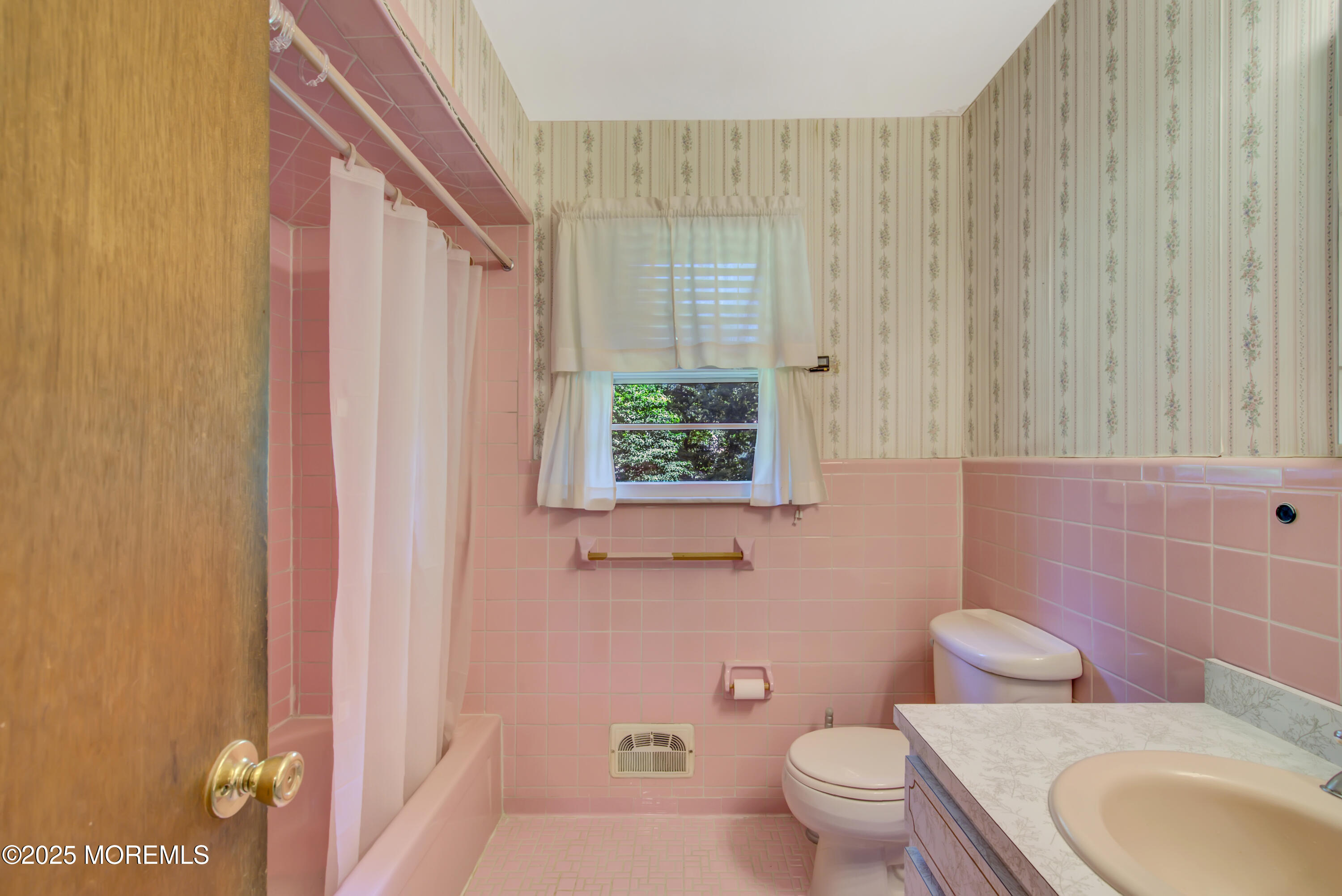 16 Burdge Drive Howell, NJ 07731 - Photo 13 of 30 a bathroom with a toilet a sink and a mirror