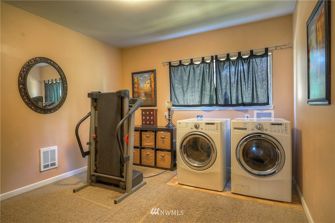 8307 Custer Road Southwest Lakewood, WA 98499 - Photo 11 of 25