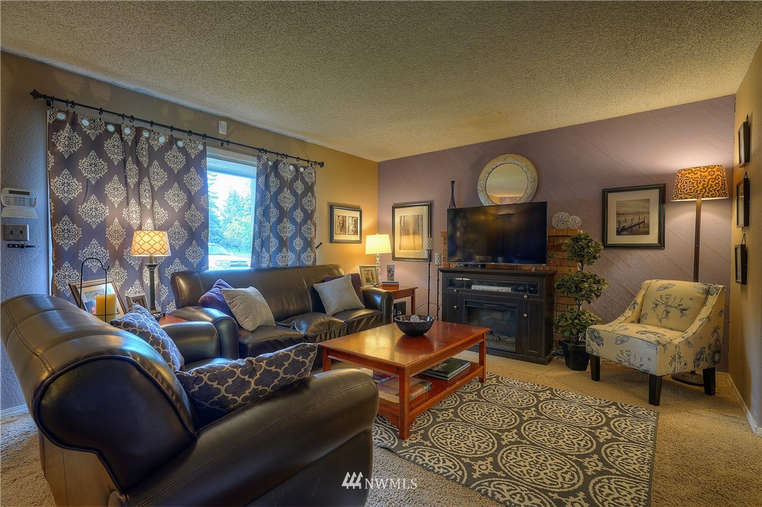 8307 Custer Road Southwest Lakewood, WA 98499 - Photo 3 of 25