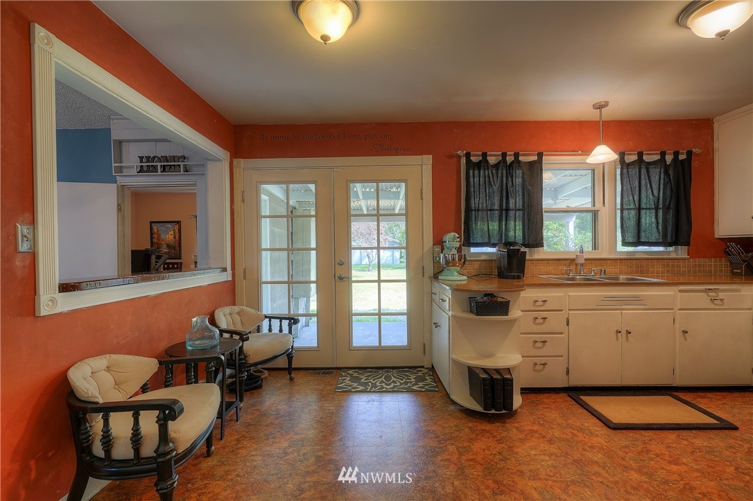 8307 Custer Road Southwest Lakewood, WA 98499 - Photo 4 of 25