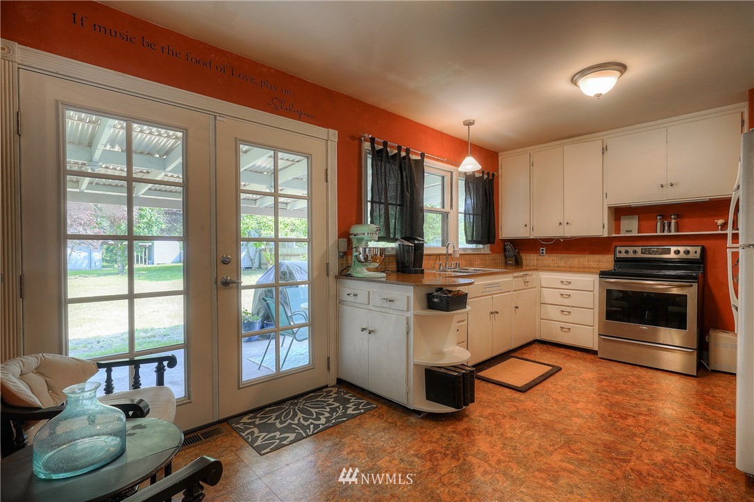 8307 Custer Road Southwest Lakewood, WA 98499 - Photo 5 of 25