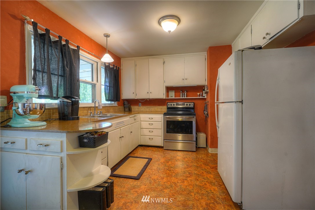 8307 Custer Road Southwest Lakewood, WA 98499 - Photo 6 of 25