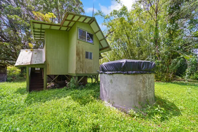 a house view with a garden